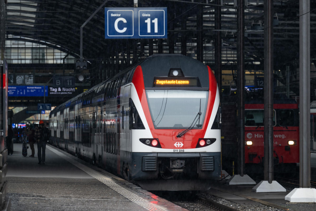 Canton of Lucerne, Lucerne Transport Association, and SBB sign perspective