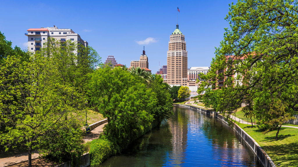 American celebrates tentative approval of nonstop between San Antonio International and Washington Reagan National