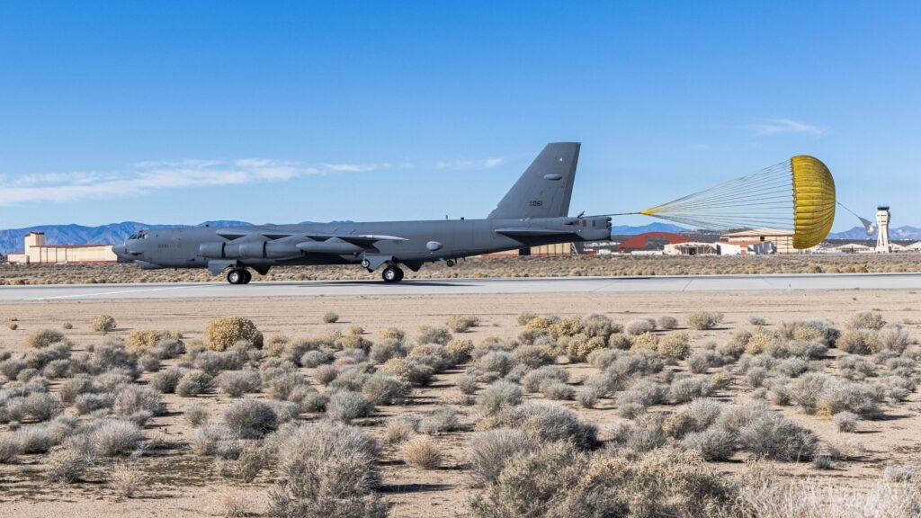 Boeing delivers B-52 with new radar to U.S. Air Force