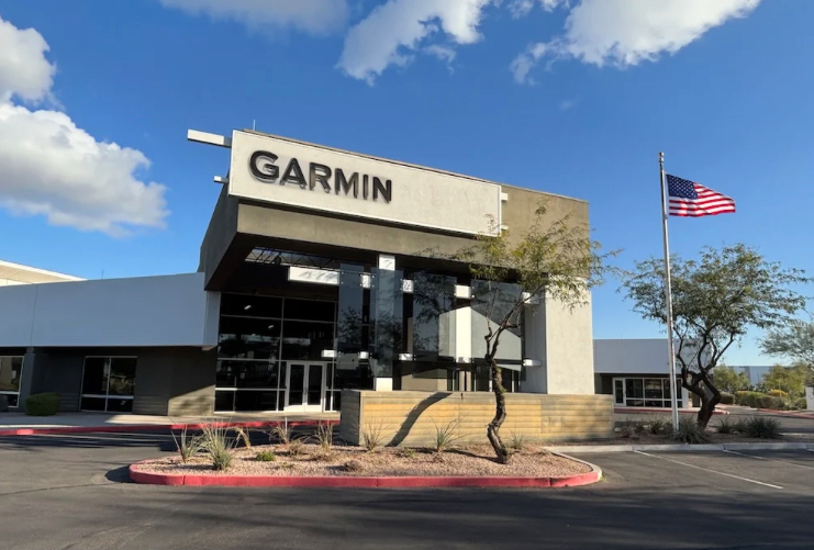 Garmin opens aviation facility at Mesa Gateway Airport
